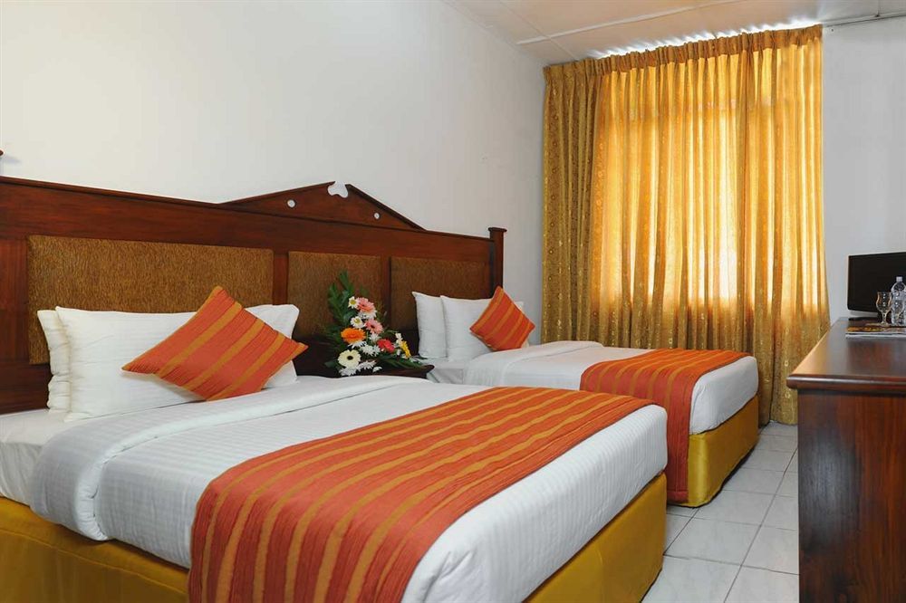 Seeduwa Onreech Hotel מראה חיצוני תמונה